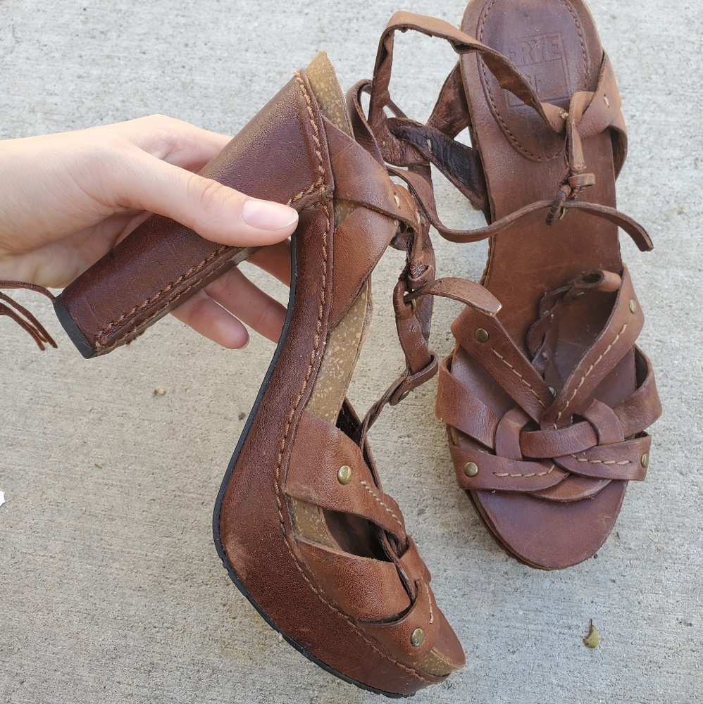 Frye leather pumps boho